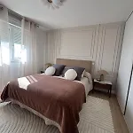T2 Spacieux Renove, Vue Et Terrasse בסטיה
