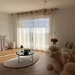 T2 Spacieux Renove, Vue Et Terrasse דירה *