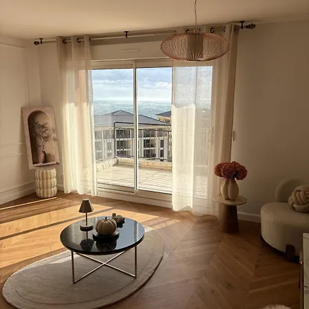 T2 Spacieux Renove, Vue Et Terrasse Apartmán *