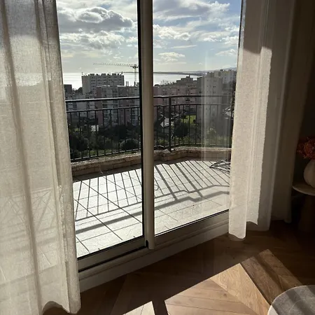 T2 Spacieux Renove, Vue Et Terrasse Apartmán *