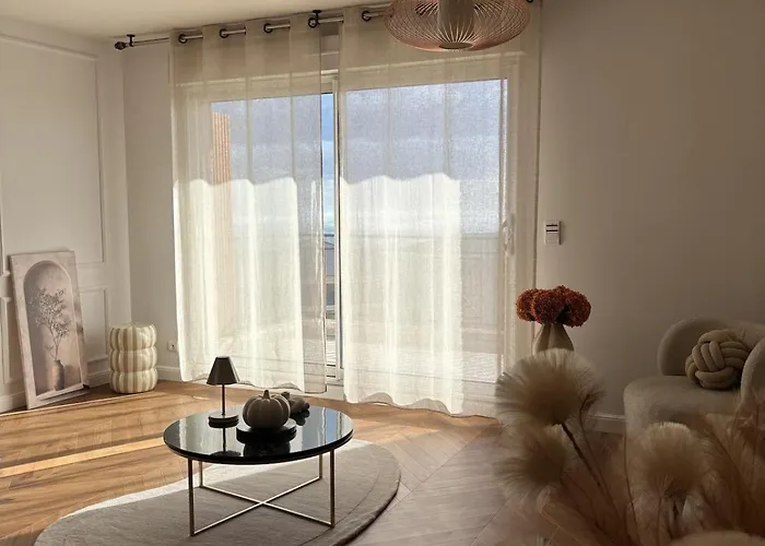 T2 Spacieux Renove, Vue Et Terrasse Apartamento *